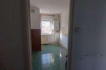 Apartament cu trei camere Pitesti-Arges anunturi imobiliare Arges