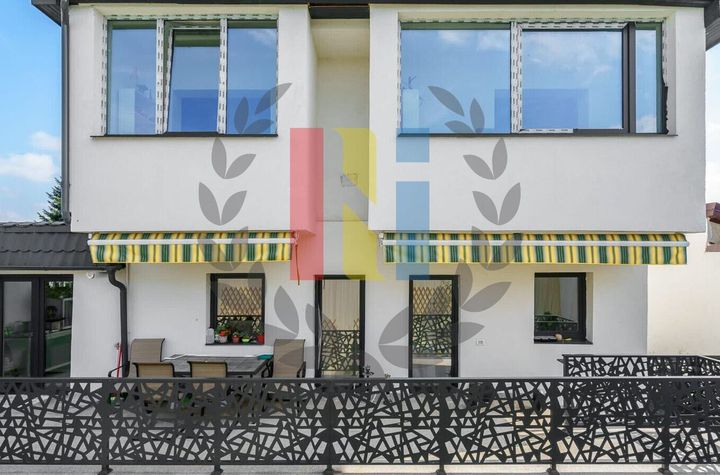 Apartament 5 camere cu terasă și curte generoasă anunturi imobiliare Bucuresti