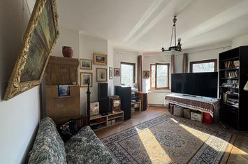Vanzare apartament patru camere vila D+P+1+pod curte Cotroceni metrou Eroilor anunturi imobiliare Bucuresti
