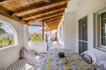 Casă două nivele 121,22 mp, la 80 m de Paralia Karianis anunturi imobiliare Grecia