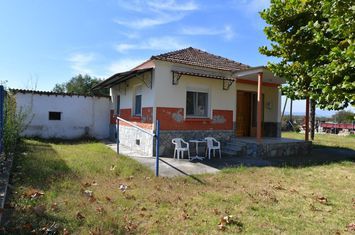 Casă individuală 67 mp pe teren 450 mp — Dimitritsi anunturi imobiliare Grecia