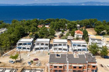 Casă nouă 2 nivele, 76,54 mp, la 140 m de mare anunturi imobiliare Grecia