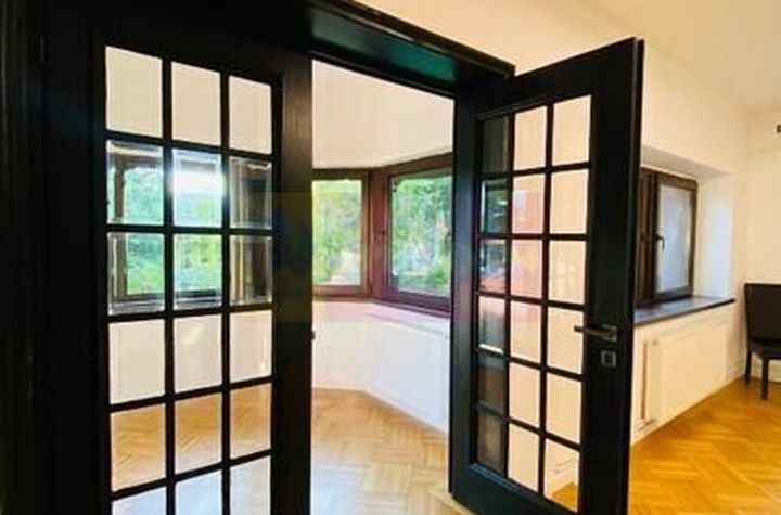 Spatiu renovat | Calea Dorobantilor | cabinet/birou anunturi imobiliare Bucuresti