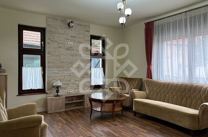 Casa 2 camere de inchiriat zona Sirul Canonicilor Oradea anunturi imobiliare Bihor