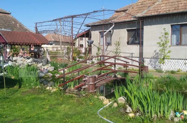 Casă - 6 camere de vanzare FLORESTI - Cluj anunturi imobiliare Cluj