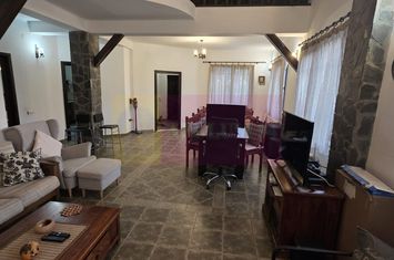 Vila in Sinaia cu parau in curte si view superb anunturi imobiliare Prahova