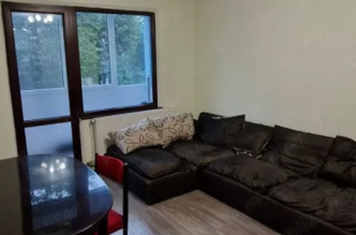 Apartament 4 camere de inchiriat TRACTORU - Brasov anunturi imobiliare Brasov