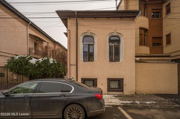 Casă 4 camere, rond Regina Maria, exterior renovat anunturi imobiliare Bucuresti