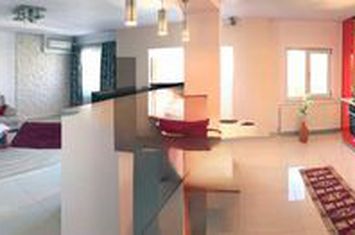 Apartament 3 camere de vanzare GEORGE ENESCU - Dolj anunturi imobiliare Dolj