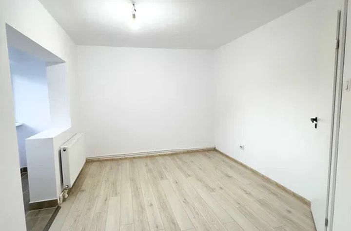 Garsonieră de vanzare BRASOV - Brasov anunturi imobiliare Brasov