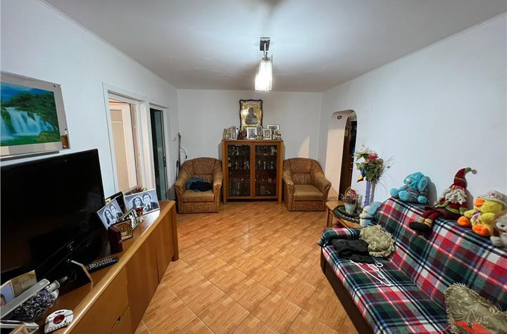 Apartament 2 camere de vanzare GARA - Vrancea anunturi imobiliare Vrancea