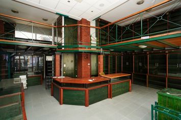 Spațiu comercial parter 77 mp, subsol 26 mp — Center anunturi imobiliare Grecia