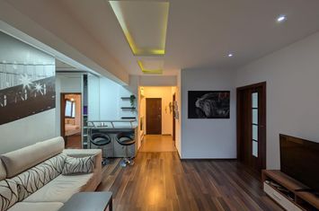 De Închiriat: Apartament Superb 3 Camere + Loc de Parcare anunturi imobiliare Bucuresti