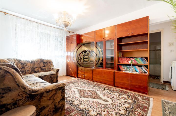 Apartament 3 camere de vanzare ROGERIUS - Bihor anunturi imobiliare Bihor