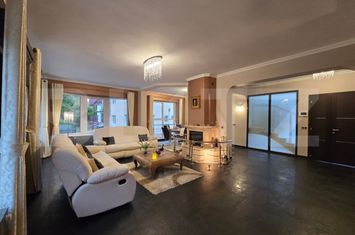 Vilă - 7 camere de vanzare CLUJ-NAPOCA - Cluj anunturi imobiliare Cluj