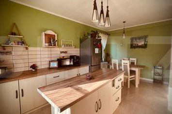 Casă - 4 camere de vanzare VLADIMIRESCU - Arad anunturi imobiliare Arad