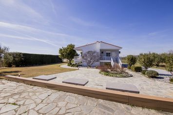Casă pe 2 nivele cu teren 5.700 mp, Paralia Orfaniou anunturi imobiliare Grecia