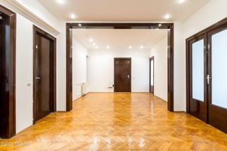 Apartament 4 camere de vânzare Bucuresti - Universitate