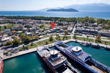 Clădire cu 2 apartamente și magazin în Keramoti anunturi imobiliare Grecia