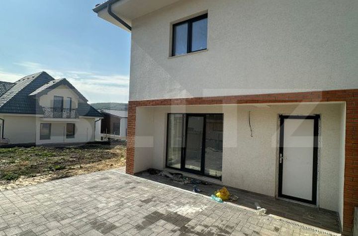 Vilă - 4 camere de vanzare CHINTENI - Cluj anunturi imobiliare Cluj