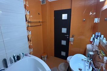 Rahova Str Doina apartament 2 camere mobilate si centrala termica anunturi imobiliare Bucuresti