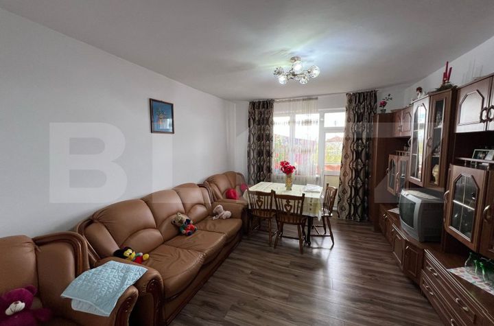 Apartament 3 camere de vanzare TARGU-JIU - Gorj anunturi imobiliare Gorj