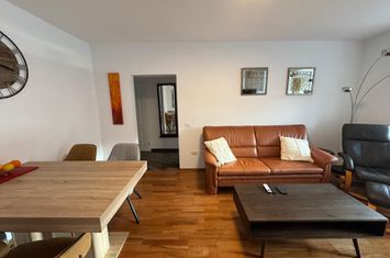 Vanzare apartament renovat doua camere mobilat/utilat Palatul Cotroceni anunturi imobiliare Bucuresti