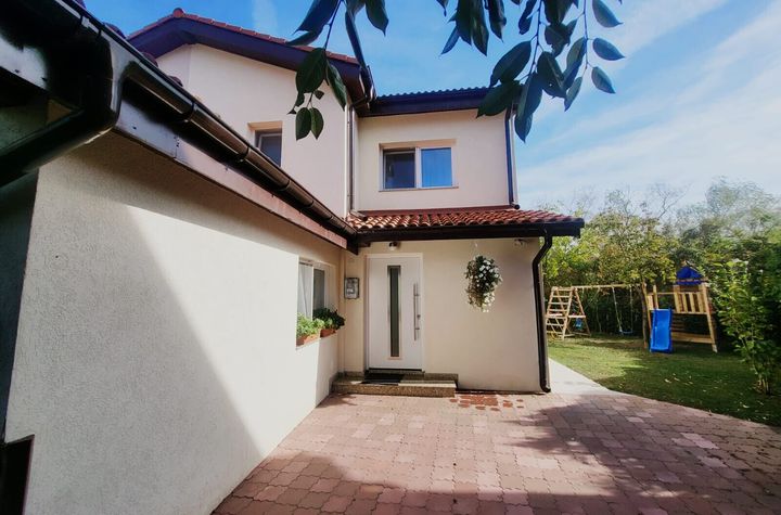 Vilă superbă,  tip duplex, zona  Iancu Nicolae. anunturi imobiliare Bucuresti