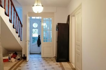 Casă - 6 camere de inchiriat UNIRII - Bucuresti anunturi imobiliare Bucuresti