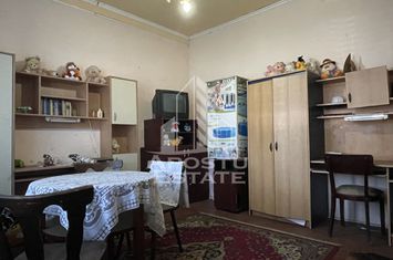 Casa individuala langa Centrul Comercial Alfa Dambovita anunturi imobiliare Timis