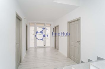 Casa in Valea Lupului,locuinta sau sediu, 303 mp, teren 450mp anunturi imobiliare Iasi