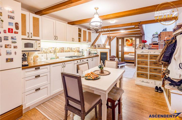 Apartament 4 camere de vanzare CENTRAL - Covasna anunturi imobiliare Covasna