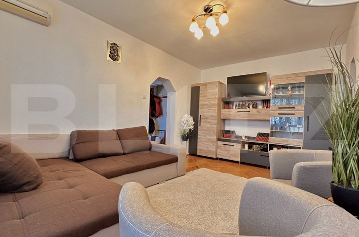 Apartament 3 camere de vanzare ROGERIUS - Bihor anunturi imobiliare Bihor