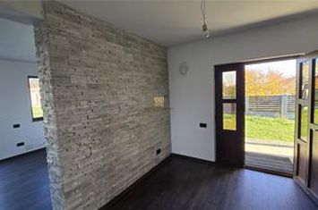 Vilă - 5 camere de vanzare MITOCU DRAGOMIRNEI - Suceava anunturi imobiliare Suceava