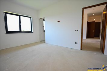 Casă - 4 camere de vanzare EXTERIOR EST - Brasov anunturi imobiliare Brasov