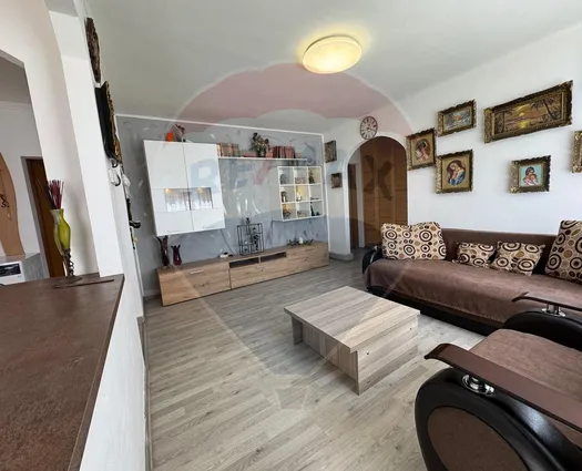 Apartament 3 camere Terezian, 58 mp