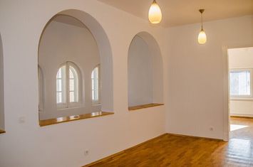 Kiselleff, Aviatorilor, inchiriere apartament 6 camere, tip duplex, etaj 1+mansarda, in vila, anunturi imobiliare Bucuresti