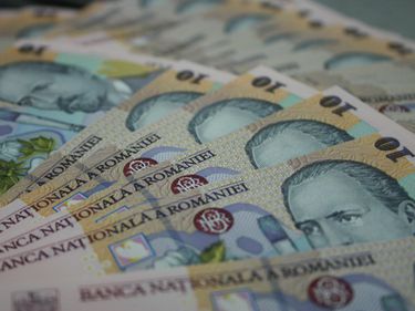 Un ieşean a fost păcălit de chiriaşii săi cu 30.000 de lei