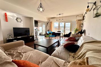 Apartament 3 camere de vanzare PLOPILOR - Cluj anunturi imobiliare Cluj