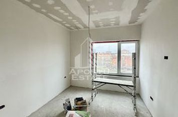 Apartamente 4 camere si curte, zona Torontalului anunturi imobiliare Timis