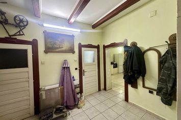 Casă - 5 camere de vanzare TASNAD - Satu Mare anunturi imobiliare Satu Mare