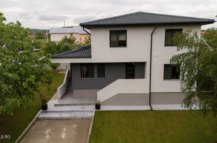 Bascov - Labusesti, Casa P+E, garaj, teren 809 mp anunturi imobiliare Arges