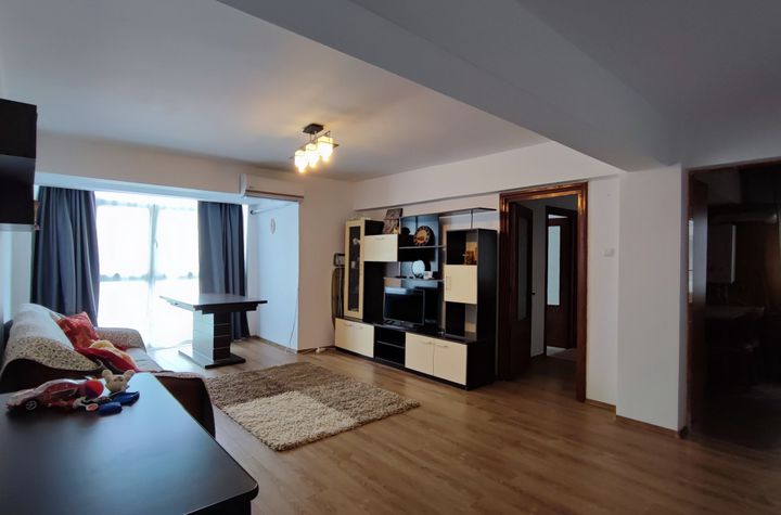 Apartament 3 camere de vanzare TOMIS NORD - Constanta anunturi imobiliare Constanta