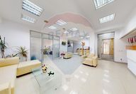790.000 €, Spațiu comercial