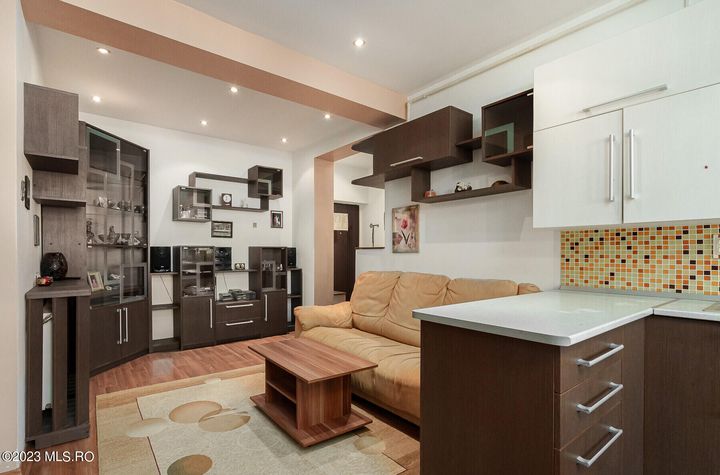 Apartament 2 camere de vanzare PRELUNGIREA GHENCEA - Bucuresti anunturi imobiliare Bucuresti