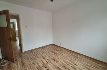 1 Decembrie metrou vanzare apartament 4 camere anunturi imobiliare Bucuresti