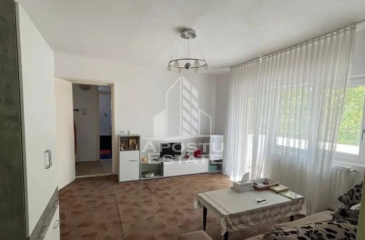 Apartament cu 3 camere, 2 bai, 2 balcoane, etaj intermediar, Soarelui anunturi imobiliare Timis