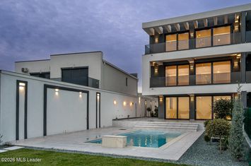 CERNICA,VILA PREMIUM ,5 CAMERE,453 MP,TEREN 587 MP,PISCINA, anunturi imobiliare Bucuresti