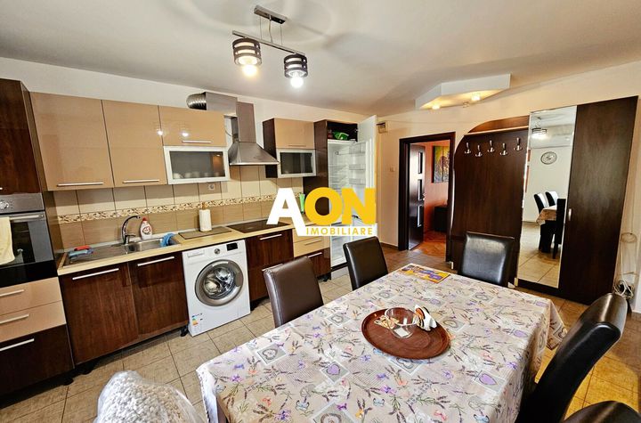 Apartament 3 camere decomandat, etaj 2, ultracentral, zona Primarie anunturi imobiliare Alba