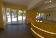 275.000 €, Spațiu comercial